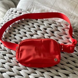 Lululemon everywhere bag